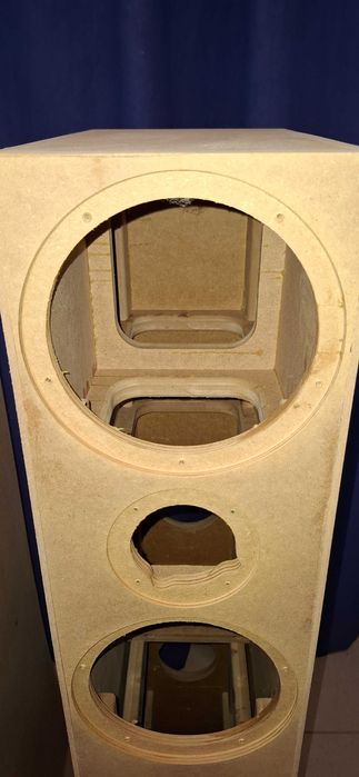 Obudowy kolumn jak Pylon Jasper