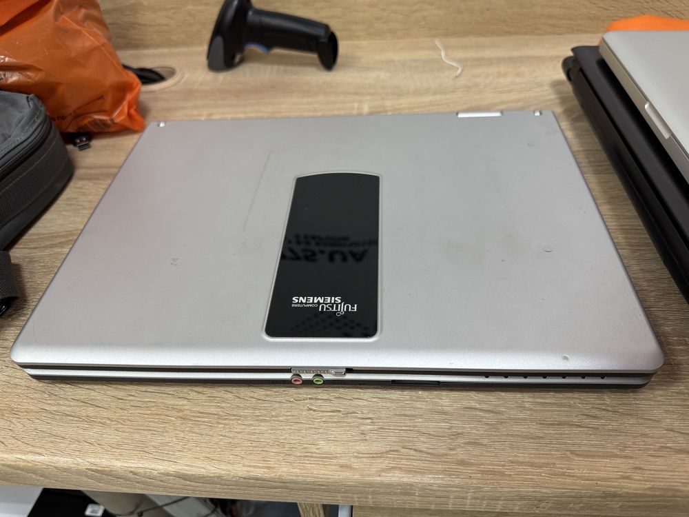 Fujitsu-Siemens Amilo A1655G