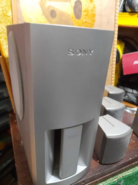 5 colunas + subwoofer Sony usados. Funcionam na totalidade.