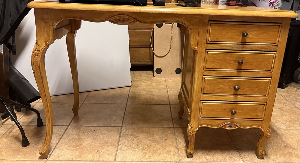 Secretaria de madeira em otimo estado