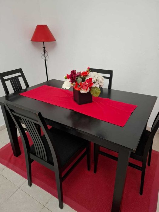 Conjunto Mesa Jantar Extensível + Cadeiras