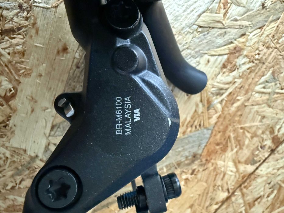 Hamulec tarczowy Shimano Deore BR-M6100 + BL-M6100 przód komplet