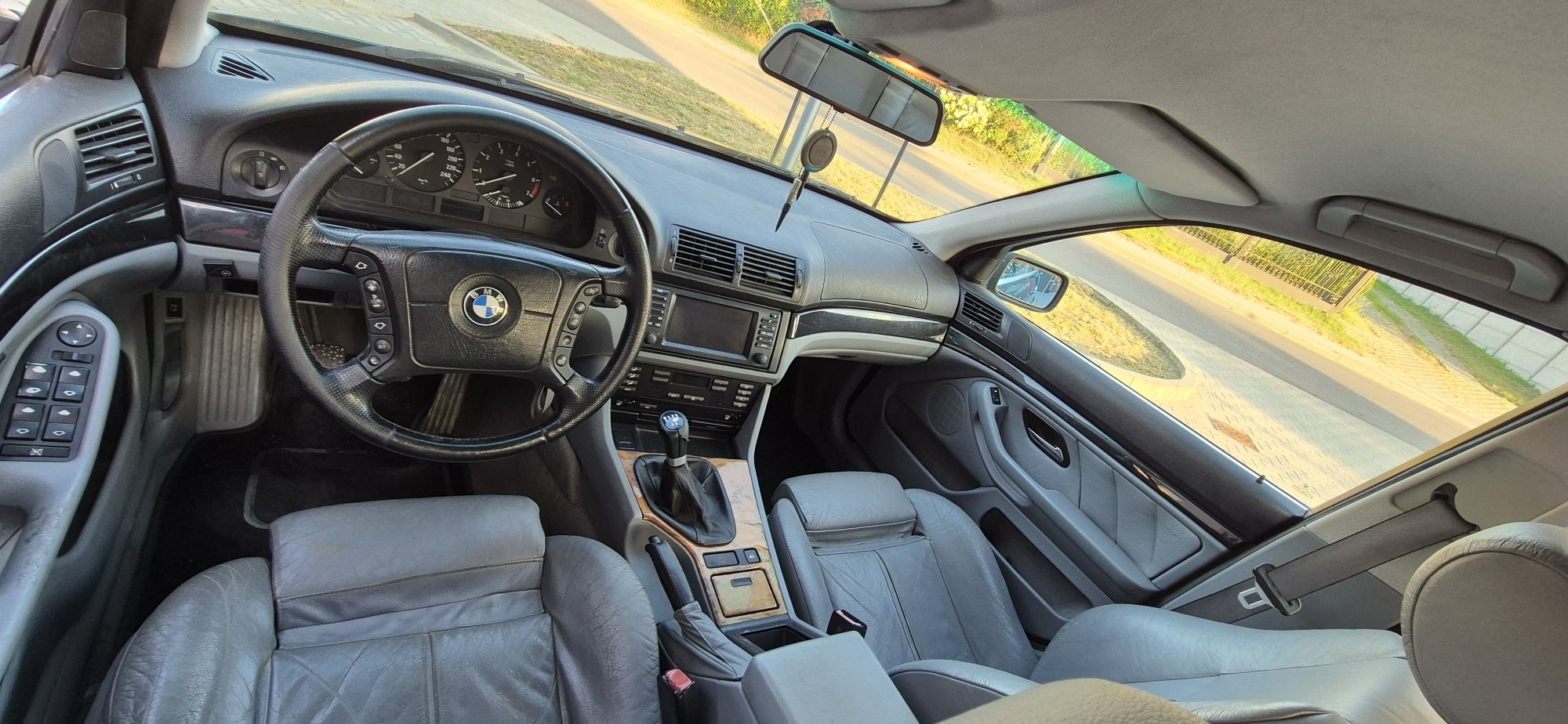 BMW E39 2.8i + LPG Mpakiet sportsitze klima alu 18"