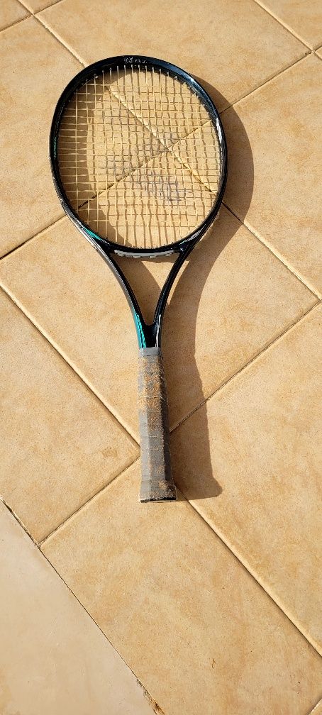 Raquetes de ténis Dunlop e Kenex