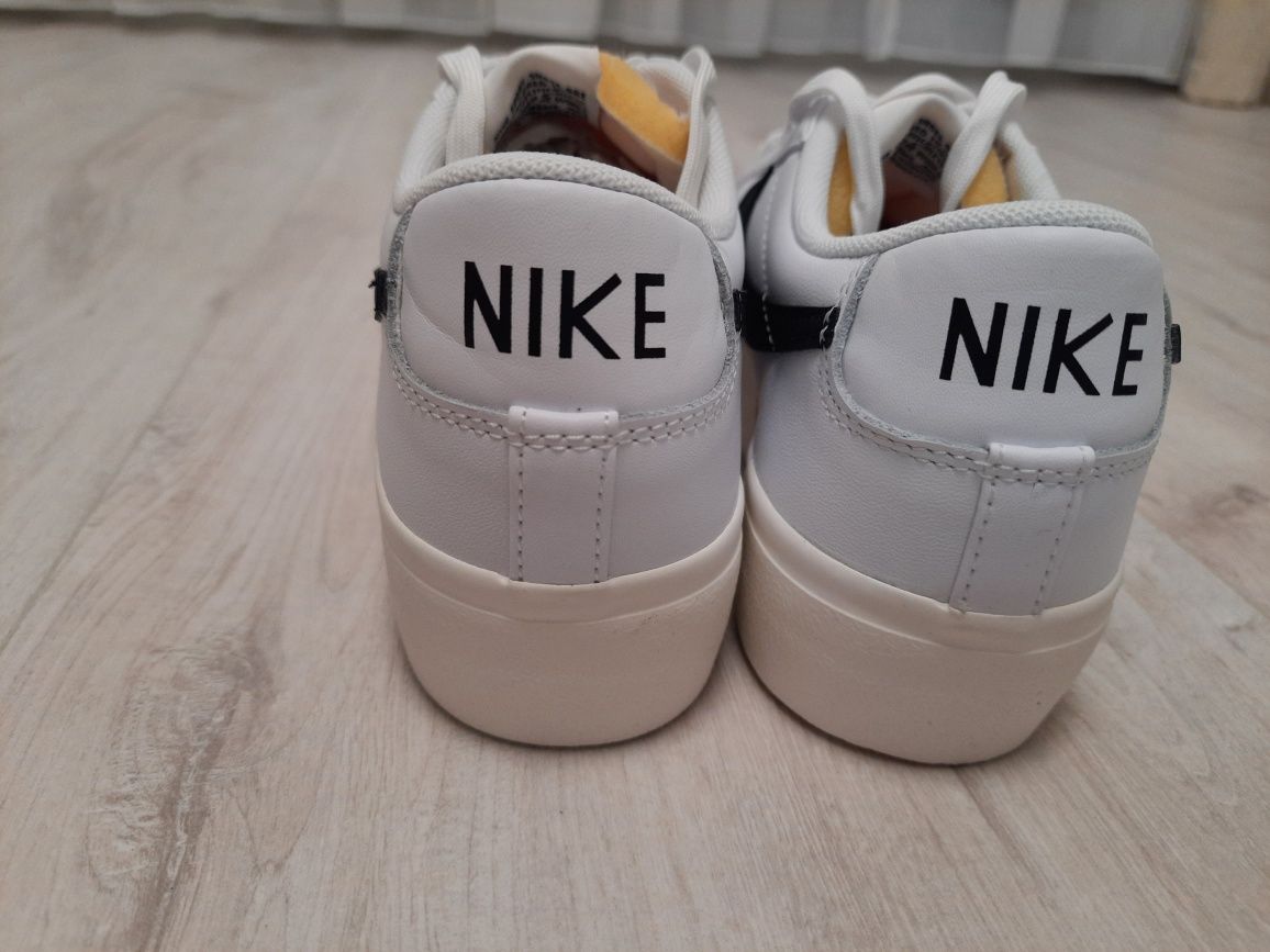 Оригінальні кеди Nike Blazer Low Platform DJ0292-101