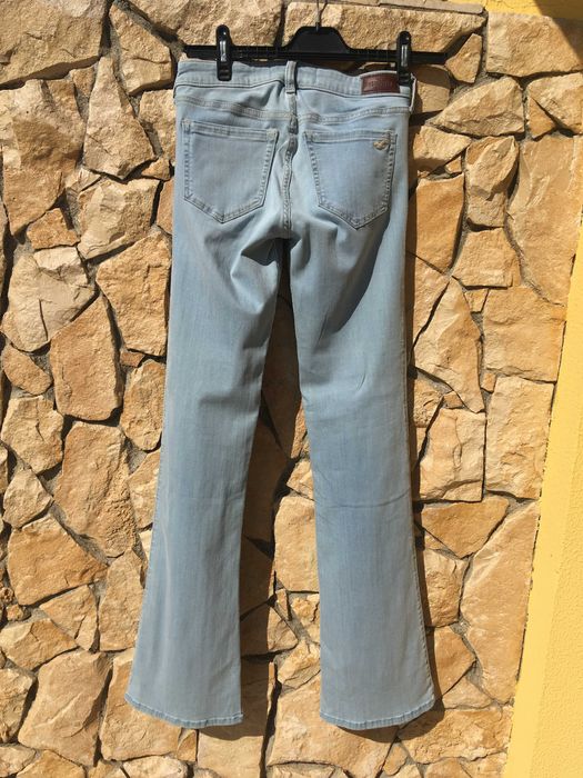 Dois pares de jeans Hollister, Bootcut novos e sem etiqueta 6L/7L/28W