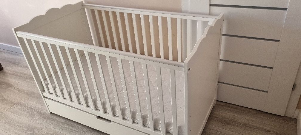 Łóżeczko MARSELL z szufladą i barierką 140 x 70