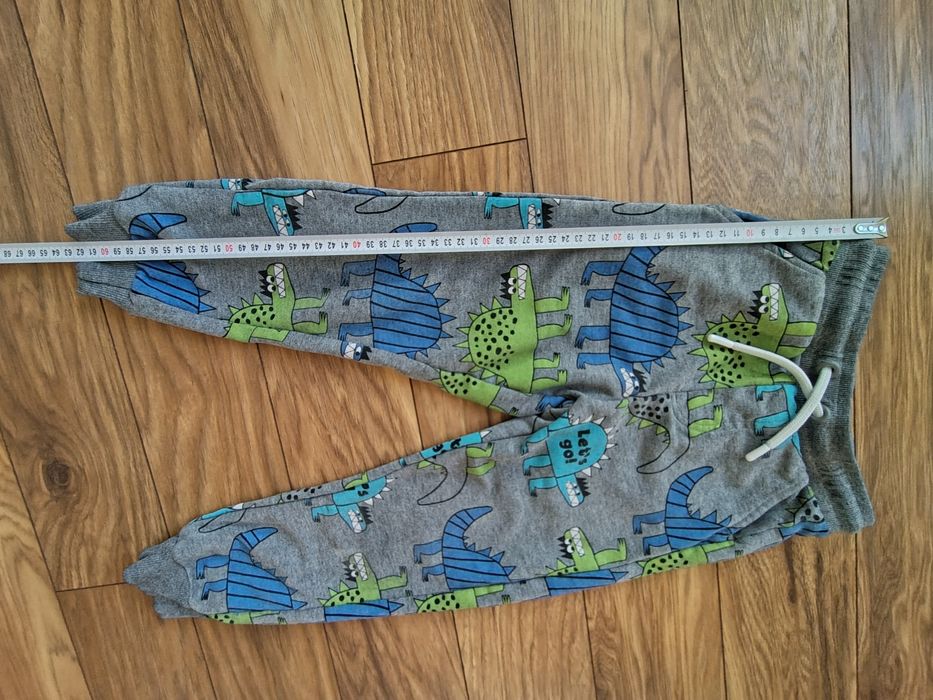 Spodnie dresowe spodnie chłopięce Cool club rozmiar 122