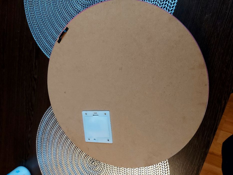 Lusterko z podświetleniem