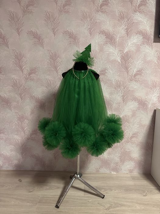 Костюм ялинки , сніжинки. біла фатинова спідниця зелена спідниця пошив