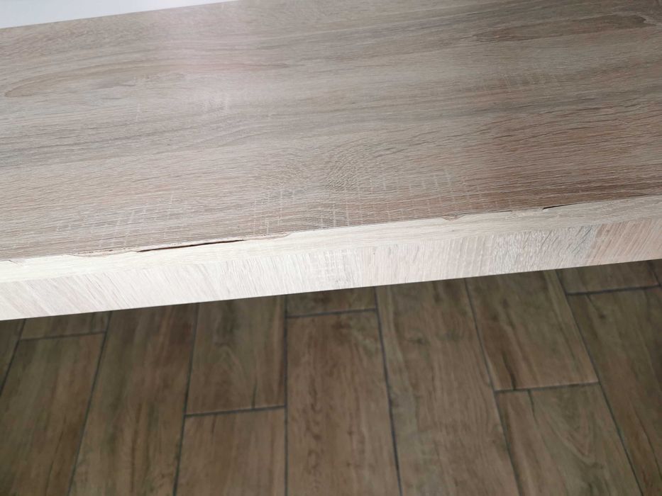 Mesa de jantar em bom estado