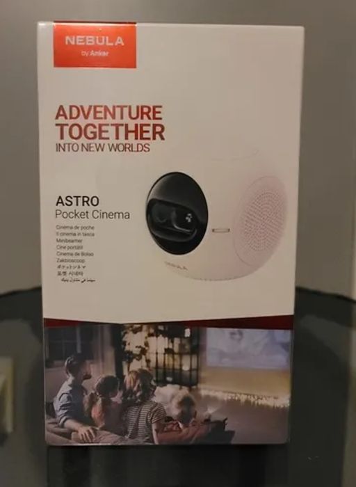 Projektor przenośny Android Nebula.