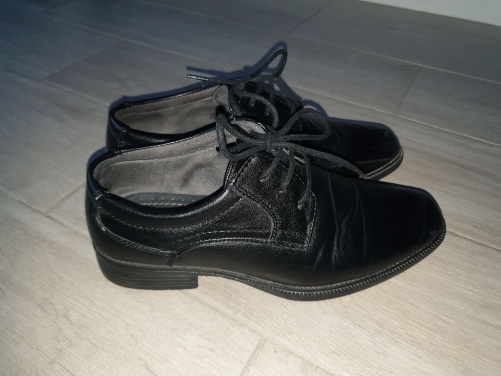 Eleganckie buty półbuty r. 35 czarne męskie młodzieżowe