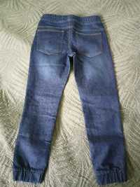 Dziecięce spodnie jeans 146
