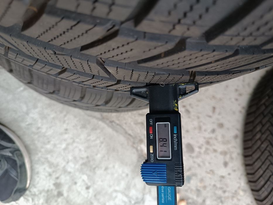 Зимові різноширокі шини 235/35/19 255/30/19 Toyo