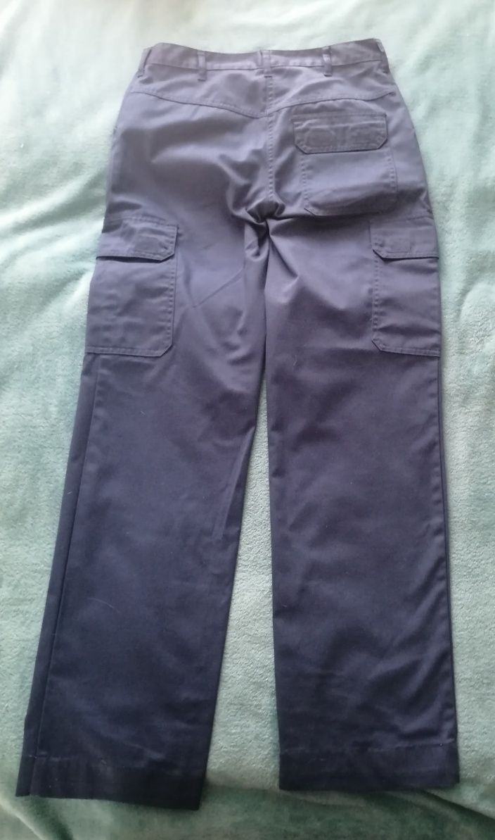 Spodnie robocze, długie, firmy Fristads Kansas.