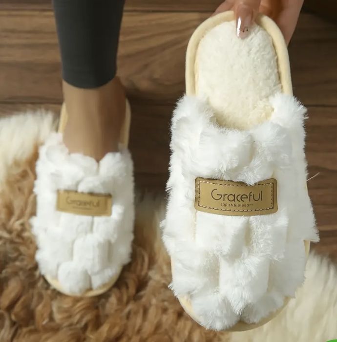 Тапки жіночі Теплі закриті білі хутряні 38 розмір 24,5 см устілка