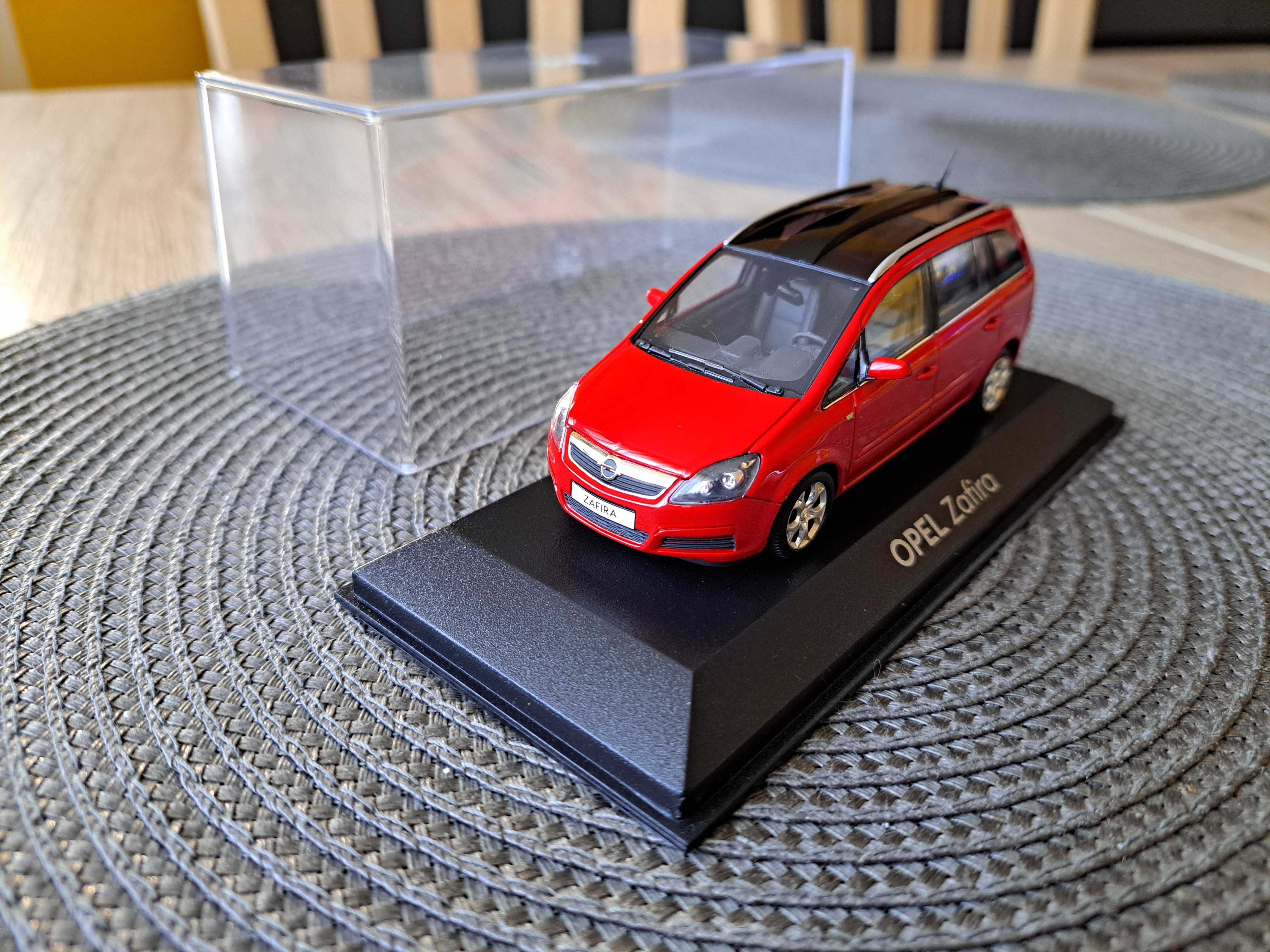 Opel Zafira 2 czerwony Minichamps 1:43