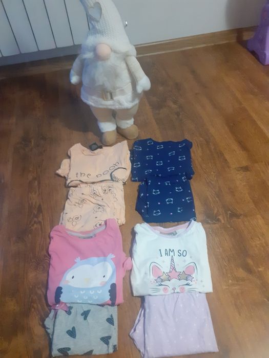 4 pizamy z długim rękawem i długimi spodniami