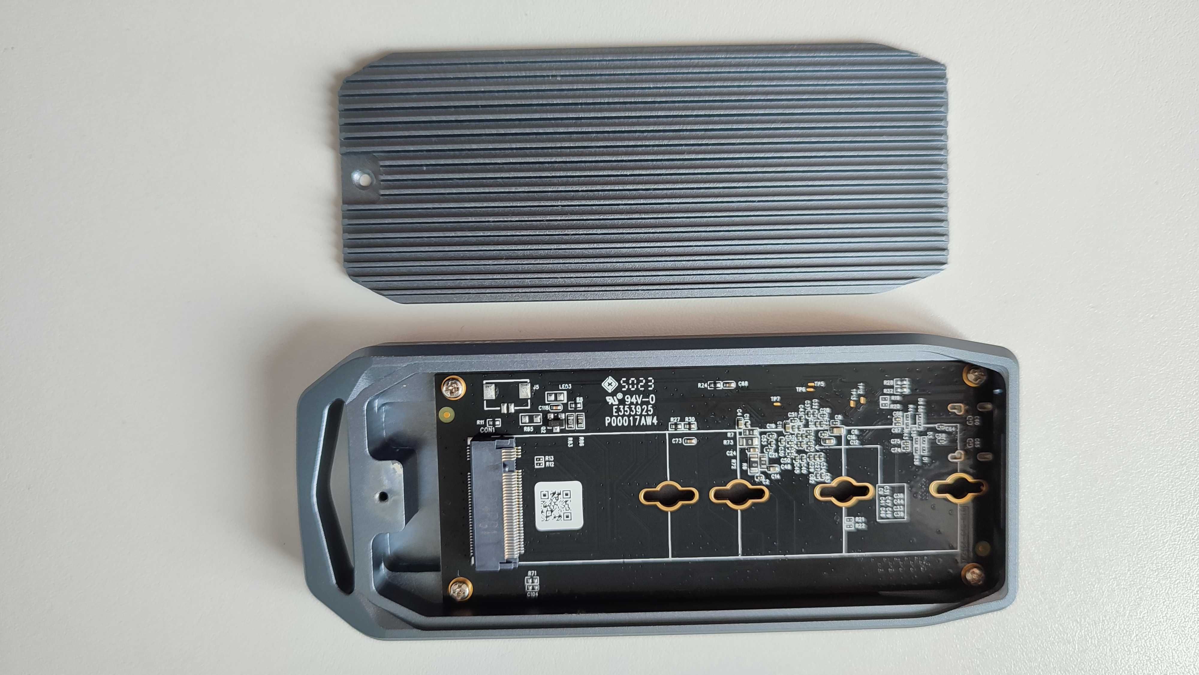 Внешний кейс бокс карман для M2 NVMe ORICO 40 Гбит/с USB4 M2V01-C4