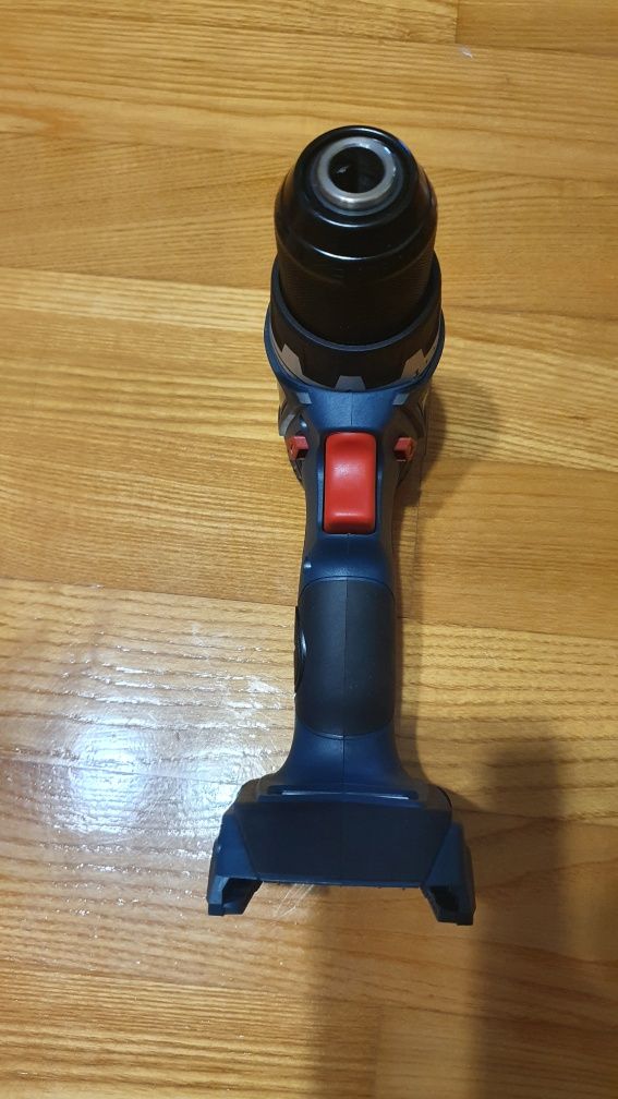 Bosch wiertarko-wkrętarka GSR 18V-90C. 2x aku, ładowarka. Nie używana.