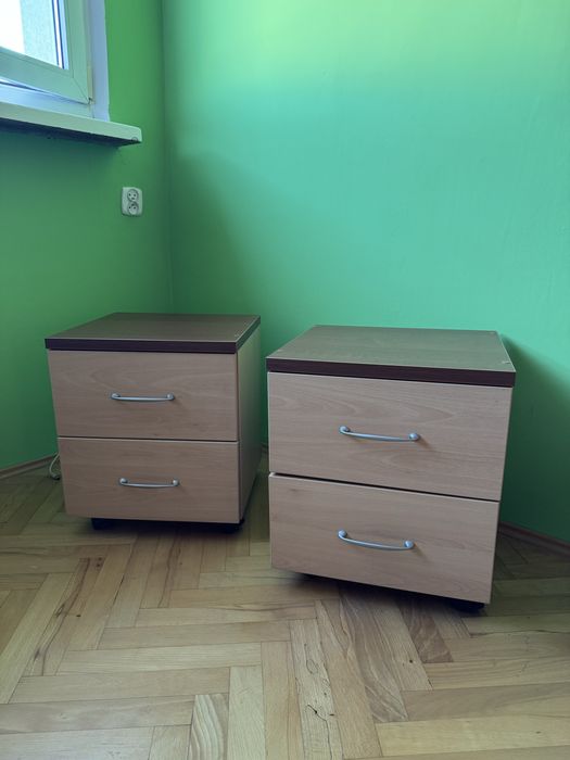 Zestaw dwóch stolików nocnych