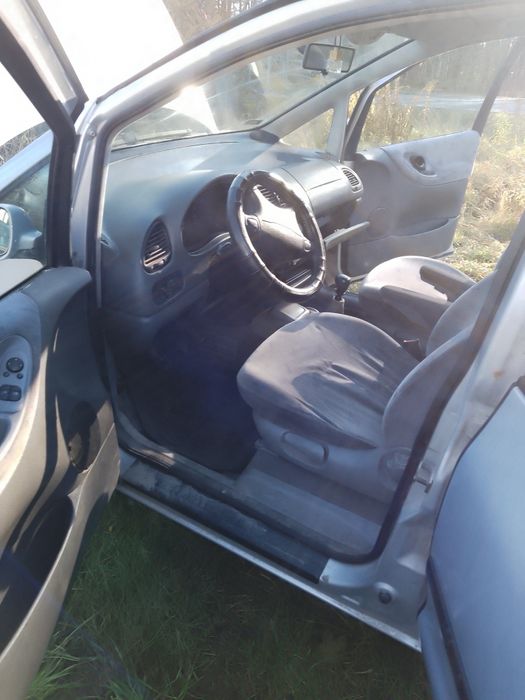 Sprzedam Seata Alhambra 2.0+gaz 2000r.