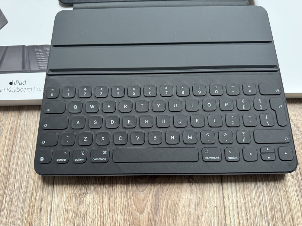 Faktura VAT 23% Klawiatura iPad Apple Smart Keyboard Folio 12,9"