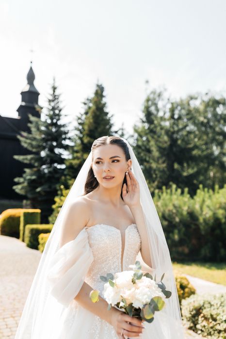 Продам весільну ніжну сукню