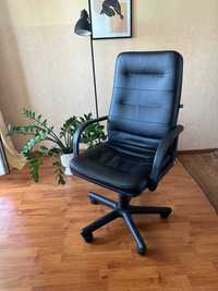 Продам офісне крісло (гарний стан)
