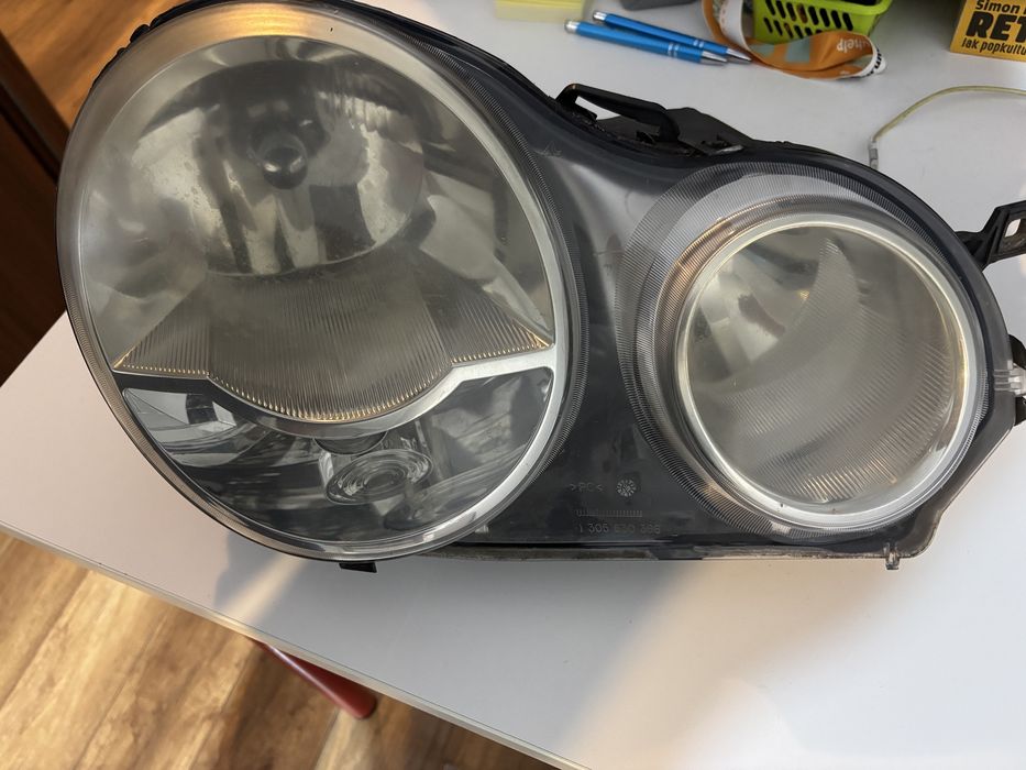 Prawa lampa VW Polo IV 9n