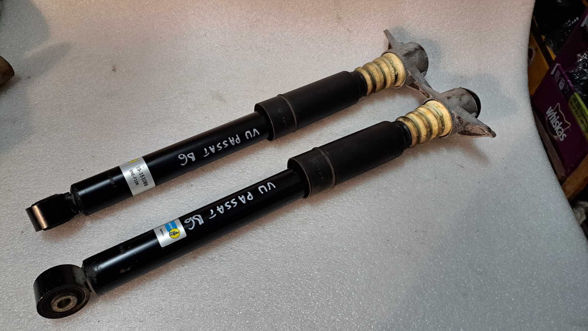Amortyzatory Bilstein tył Volkswagen Pasat B6 -069 kpl