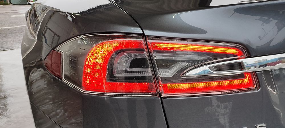 Ліхтар лівий в крило Tesla Model S 12-20