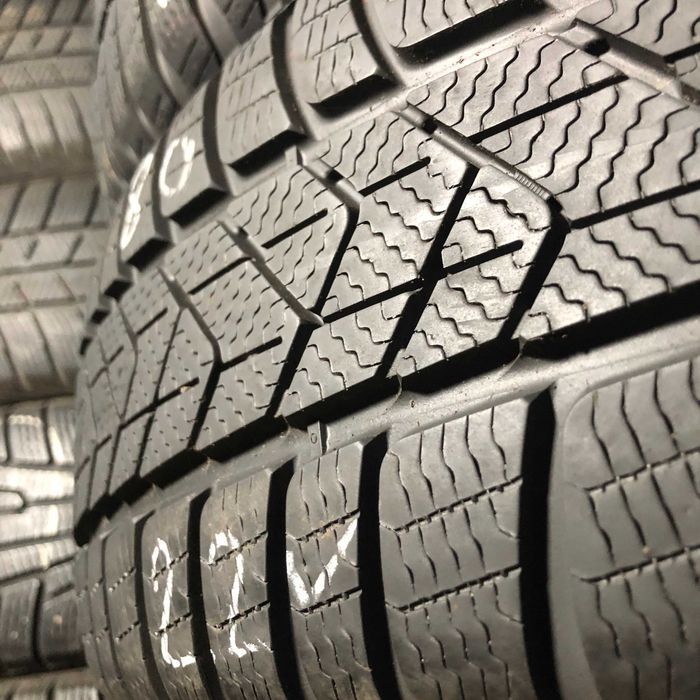Шини б/у 225/60 R18 Pirelli Spttozero  3 Winter Комплекти