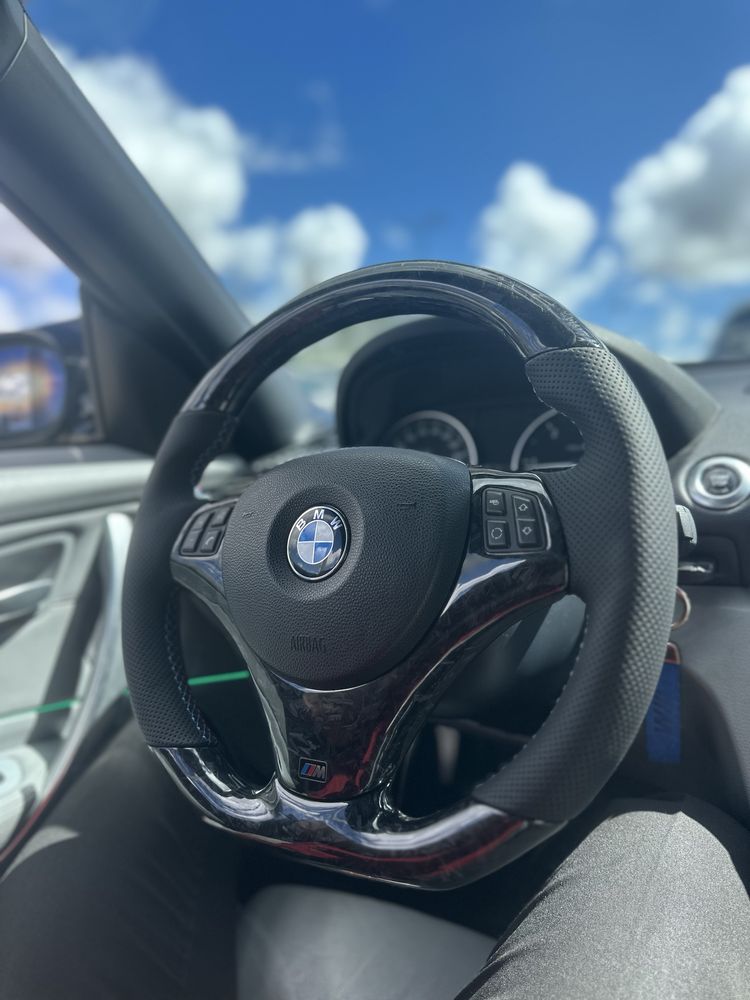 Volante BMW em Carbono Forjado