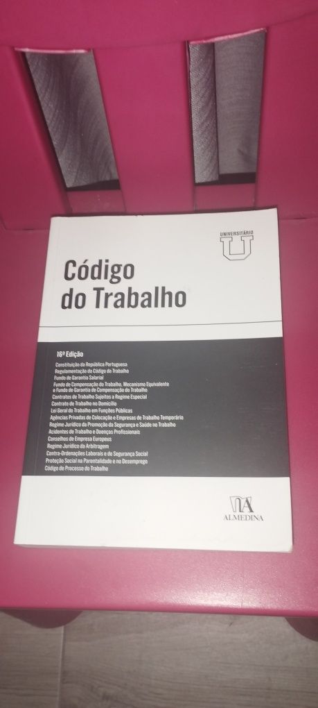 Livros de leis como novos