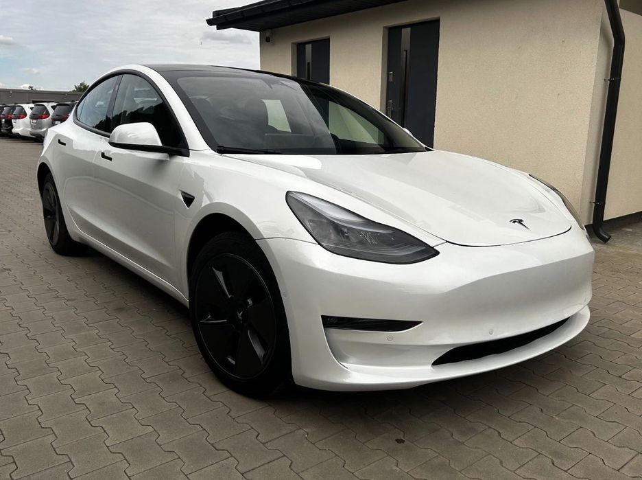 Tesla Model 3 2023