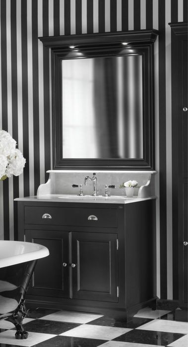 Szafka łazienkowa z lustrem Aqua Prestige Kent – czarny mat