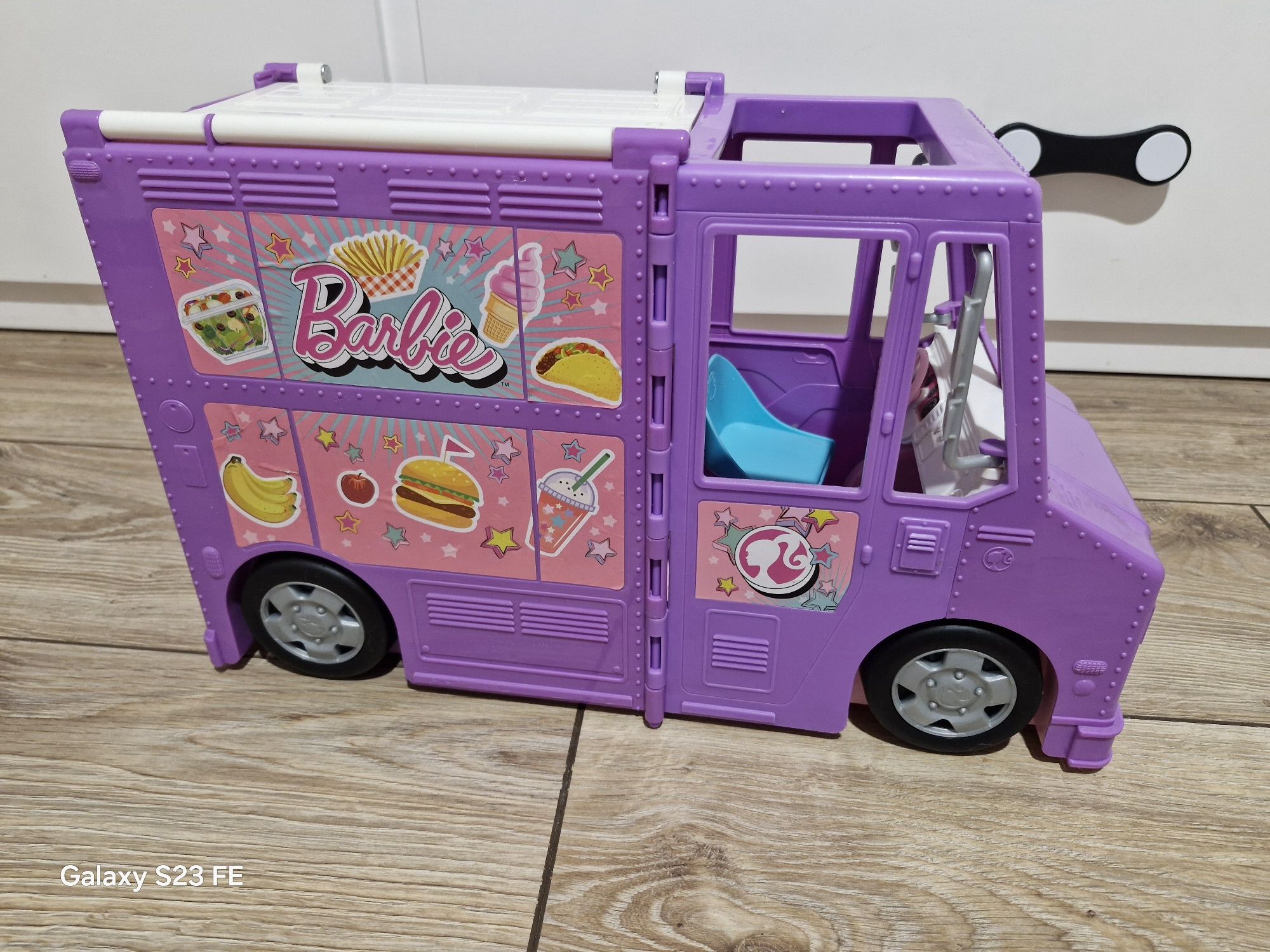 Food truck Barbie