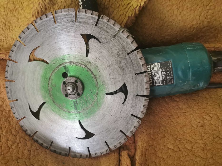 Makita Ga9020s szlifierka