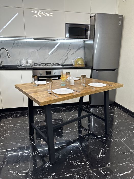 Обідній стіл дубовий