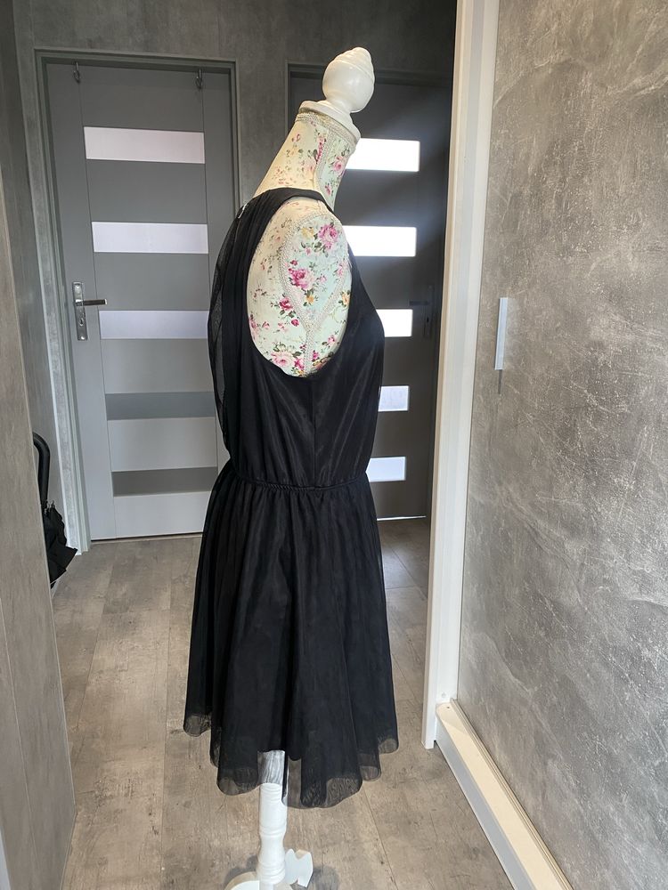 Sukienka tiulowa L 40 Bershka