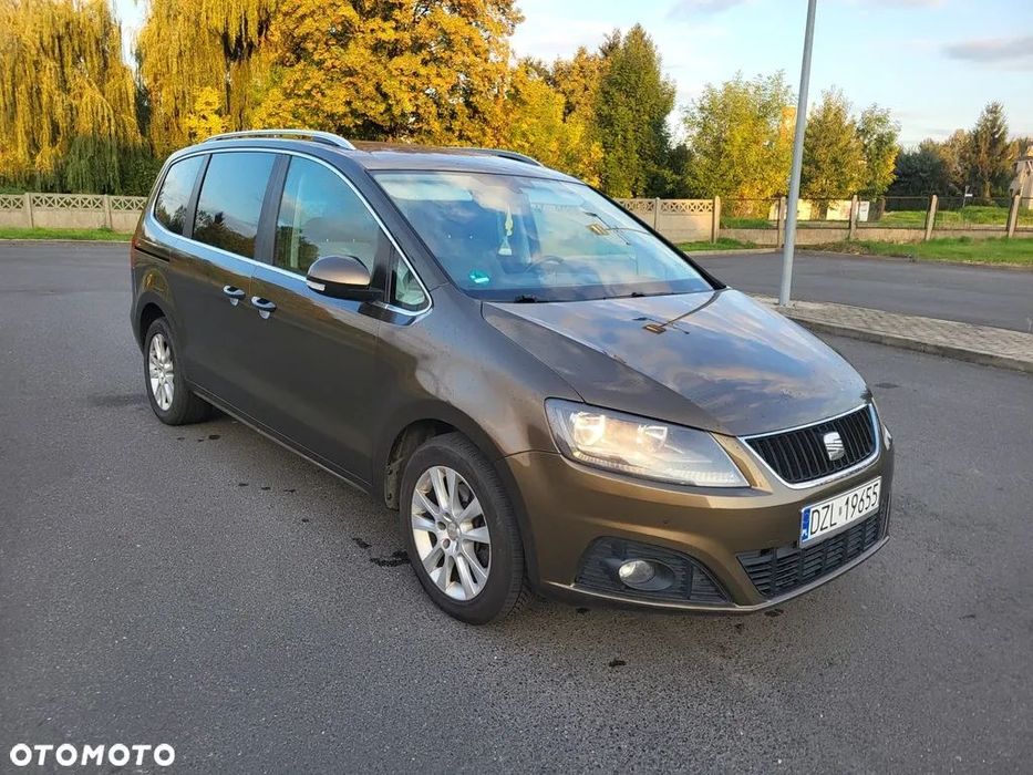 Seat Alhambra 2.0 TDI 140 KM-NAVI+KAMERA+2xDSC+Hak+ALU+CD+Serwis-Zarejestrowany W PL