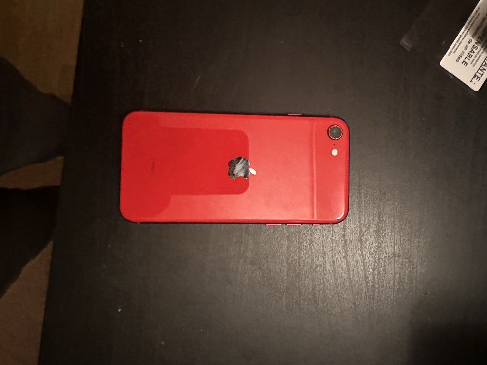 Iphone se 2020 usado com capas