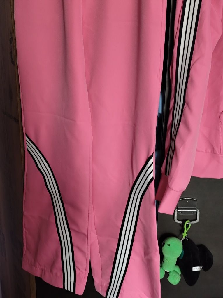 Dres damski z lampasami nowy  l