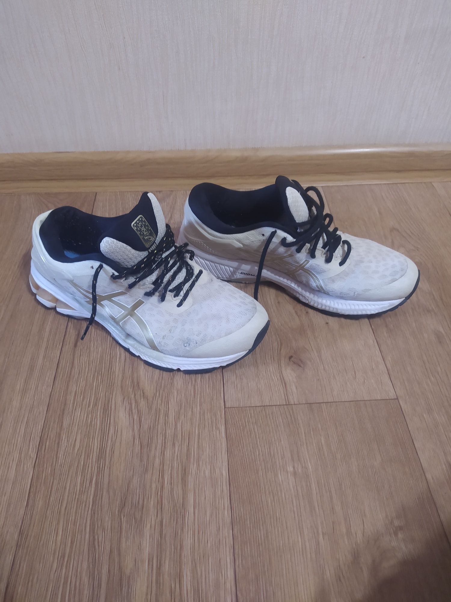 Бігові кросівки Asics Gel Kayano 26 41