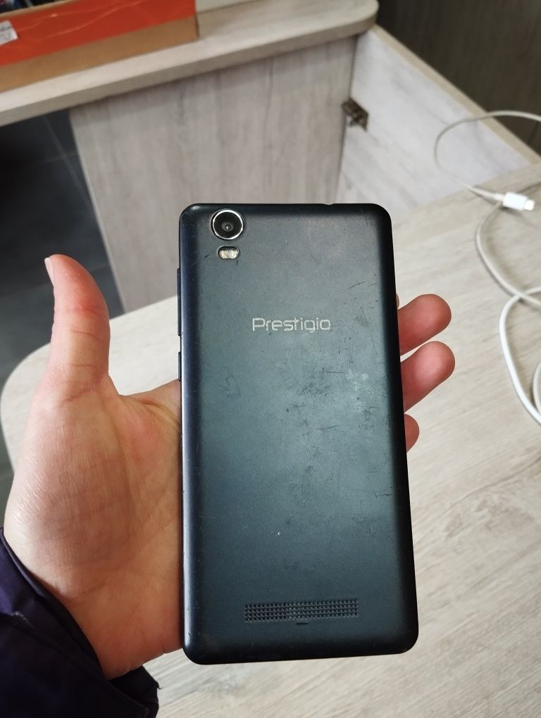 Мобільний телефон Prestigio Wize NK3