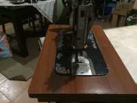 Cabeça de máquina de costura antiga