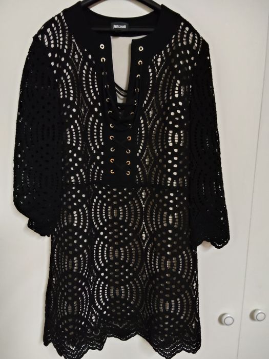 Excelente Vestido preto de renda marca Just Cavalli