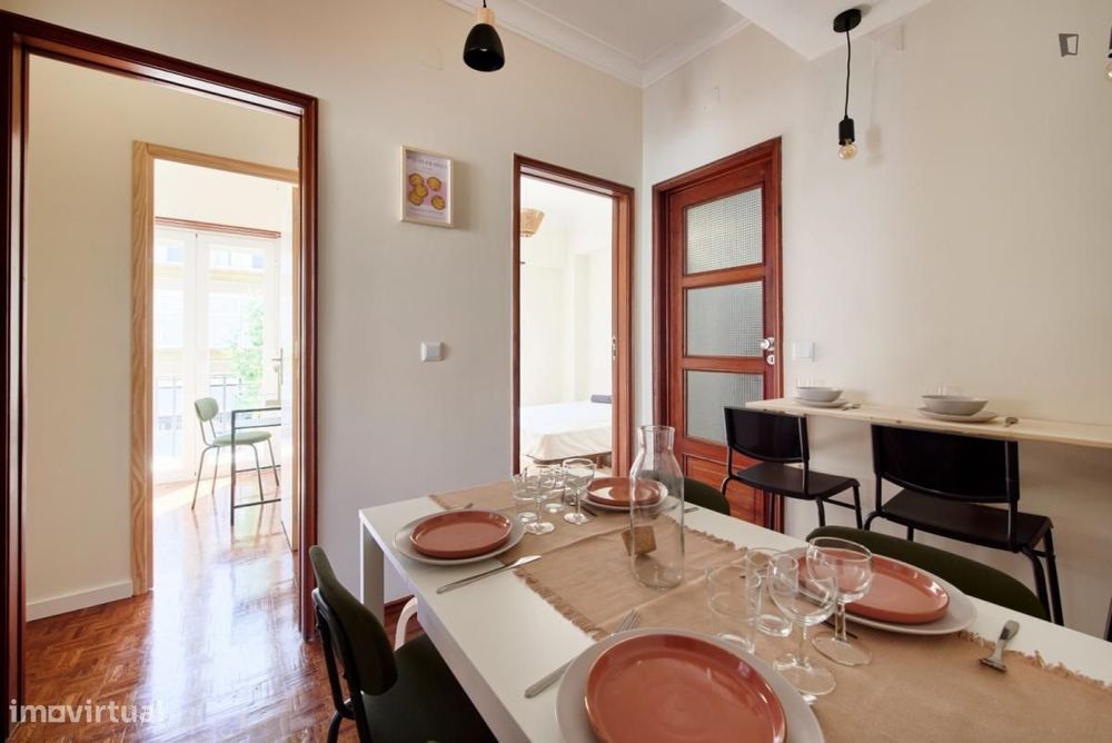 Quarto - localizado em Alvalade Lisbon